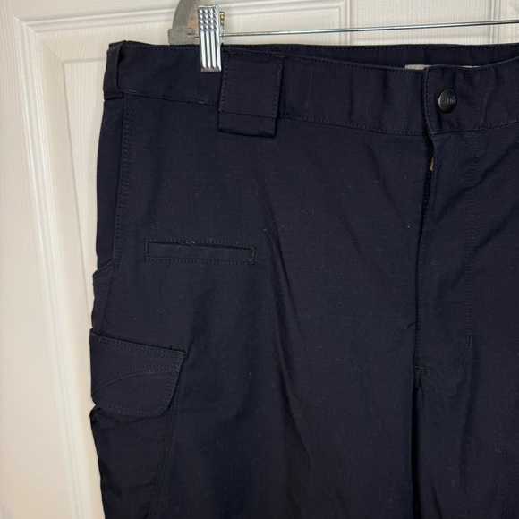 5.11 Tactical Dark Navy Blue Cargo Pants Relaxed Fit Size 42 Waist 30 Length GUC - Picture 2 of 10